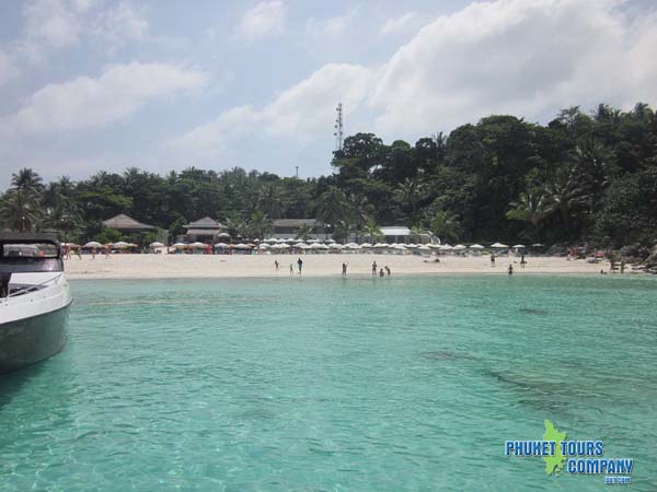 Raya Island 1 Night Tour